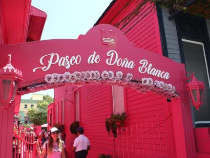 83146906_puerto-plata-dominican-republic-a-pink-colorful-street